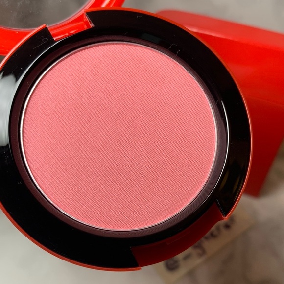 NIB Peaches & Cream Sharon Osbourne MAC Powder Blush - Picture 5 of 16
